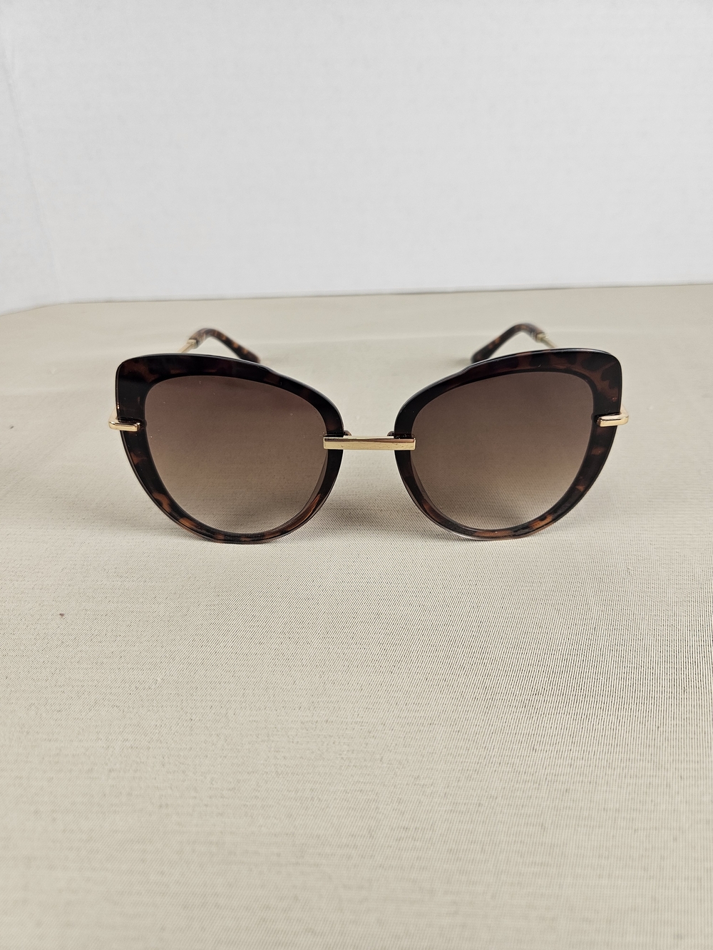 Y2K Juicy Couture Tortoiseshell Cat-Eye Sunglasses with Gold Accents